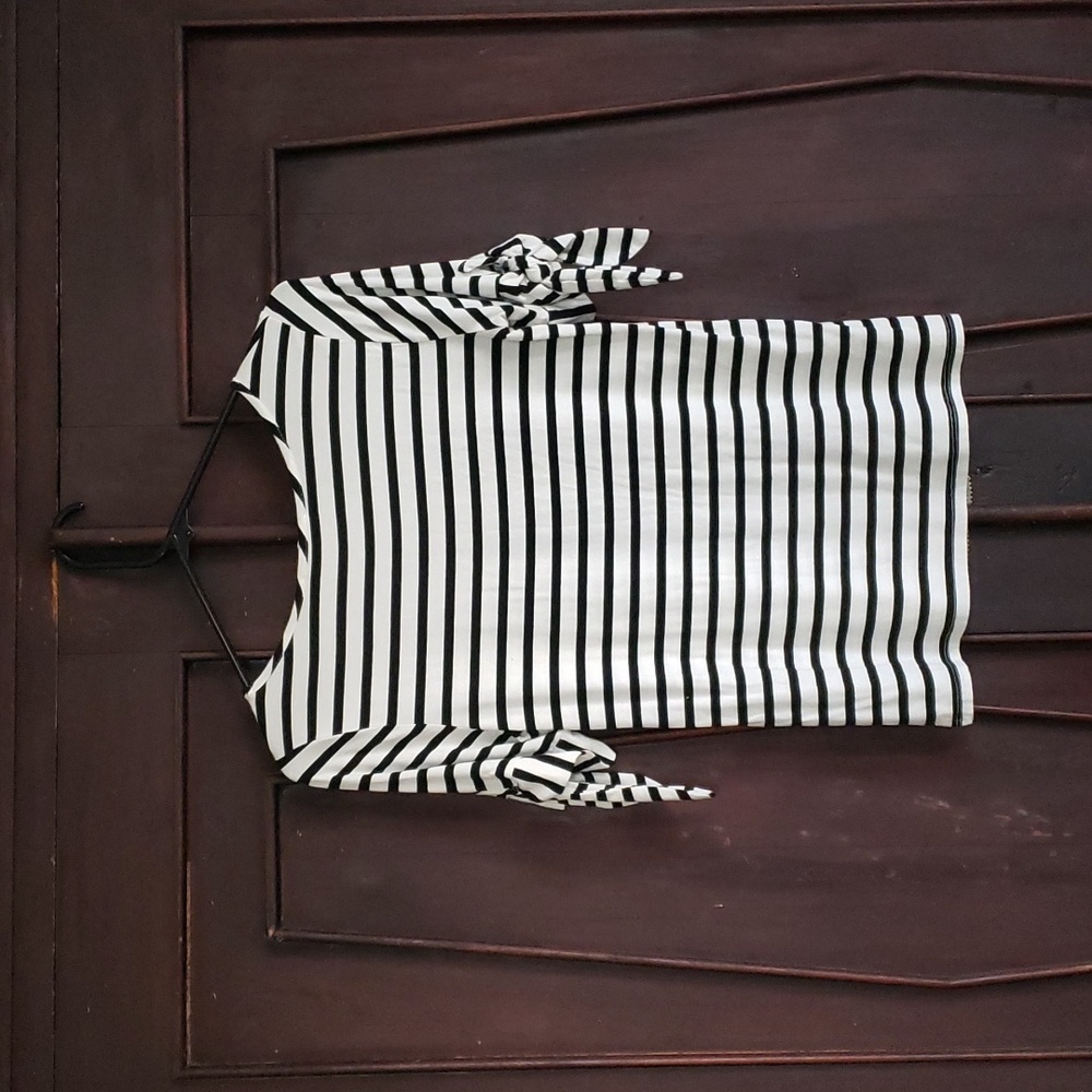 Les Amis Striped Shirt Black and White Super Soft with tie sleeves - Picture 7 of 9